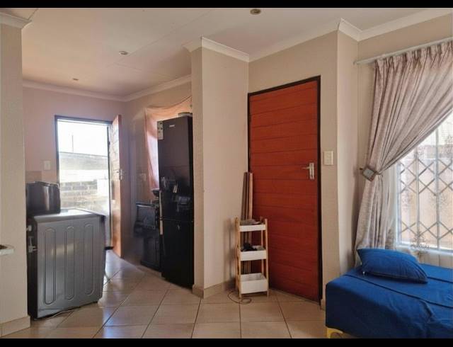 2 BEDROOM HOUSE FOR SALE IN EVATON WEST